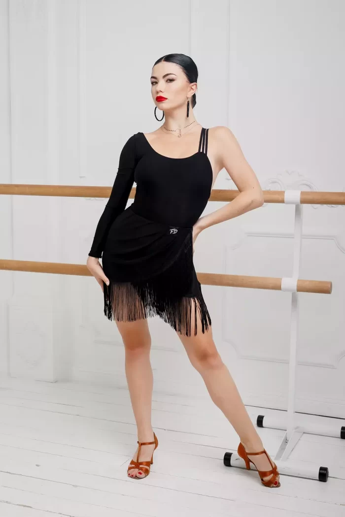 Stylish Latin dance skirt with fringes, accentuating the hips during dance.