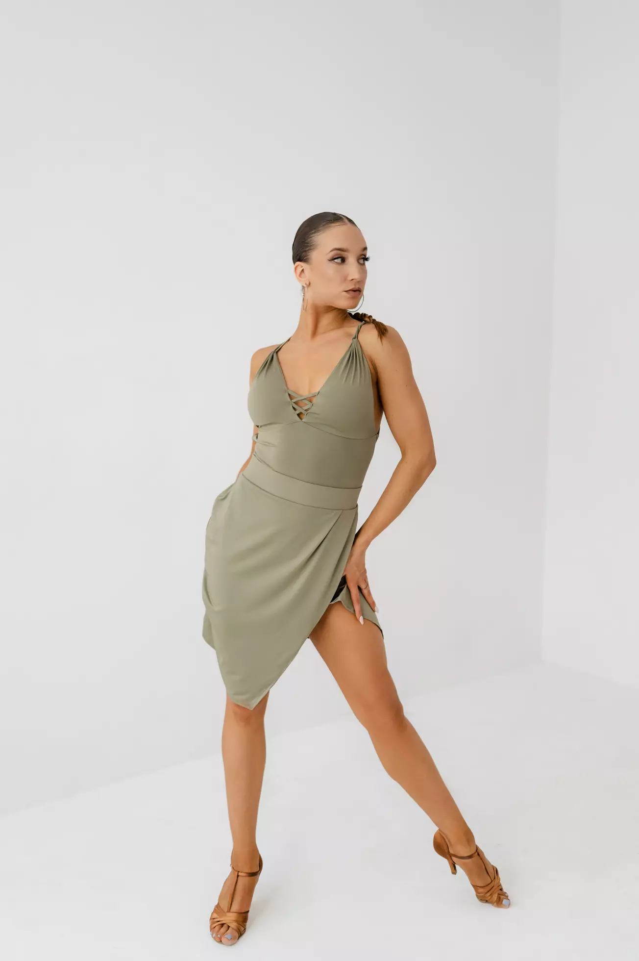 Classic draped skirt with a side slit for dance, ensuring freedom of movement and style.